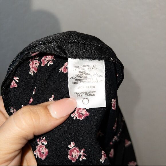 Flynn Skye Black‎ Floral Claire Jumpsuit Size Small - Picture 8 of 9